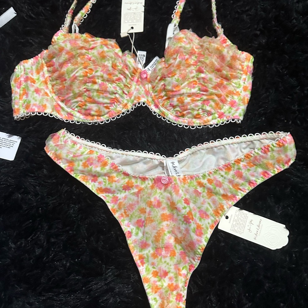 Floral set For love & lemons